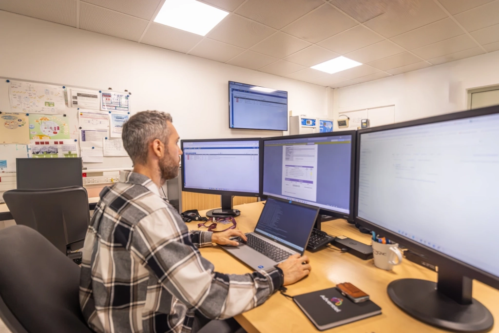 Prestataire d'infogérance informatique assurant la supervision de systèmes d'information